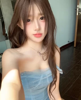 四川成都模特甜甜