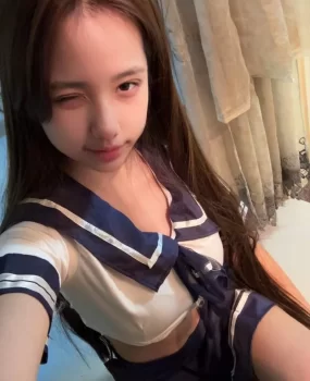 00后白虎学妹自己兼职