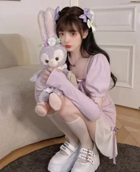 可可动人甜美幼师00后白虎美少女暑假兼哦