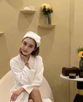 亲身体验渝中区黑丝长腿小姐姐