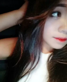 态度不多的小妹子