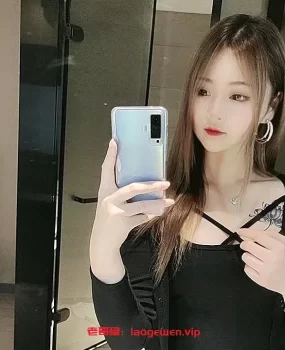 很经典的一个妹子 胸大屁股大的妹子 手感极佳蜜汁爆棚 推荐狼友